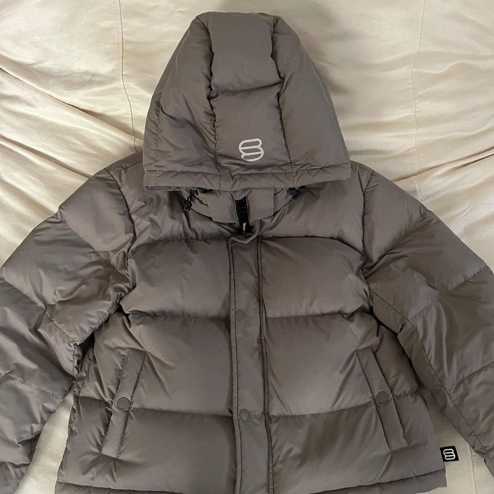 Aritzia Super Puff Shorty